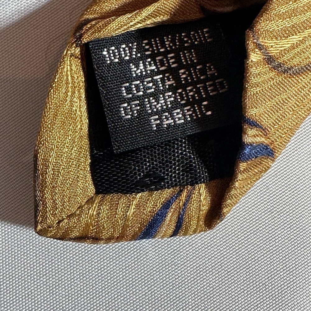 Men’s Bill Blass Silk Necktie​​​ - Picture 5 of 5